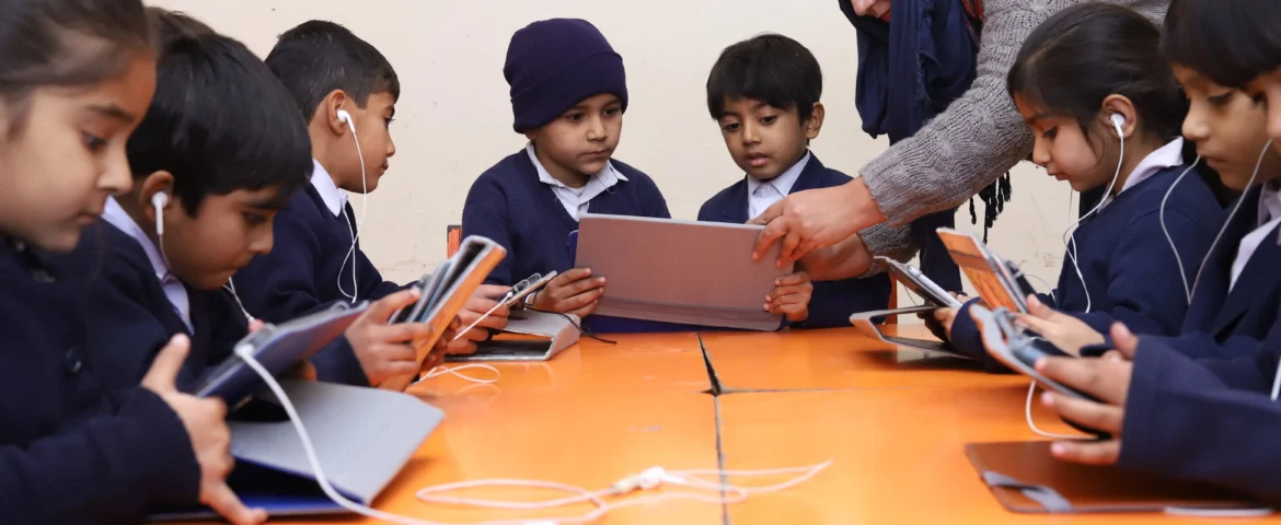 Benefits of Virtual Schools and Tablets to Control Education Emergency